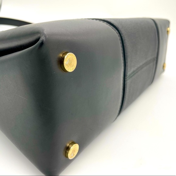 Like new Michael Kors Leather & Suede Purse - Picture 5 of 12